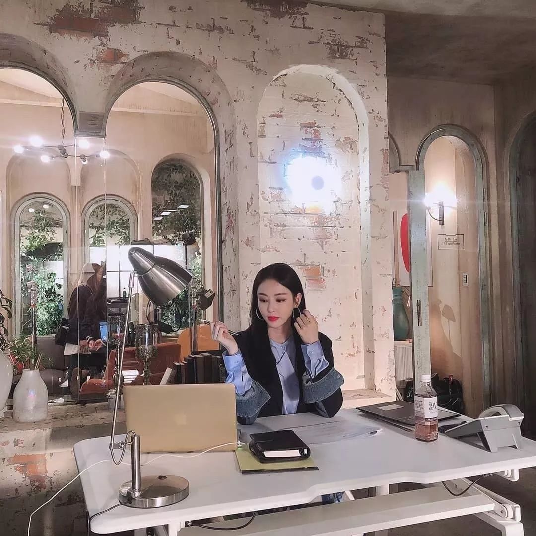 高分韩剧女主35岁少女感max,姐弟恋大户火出圈!