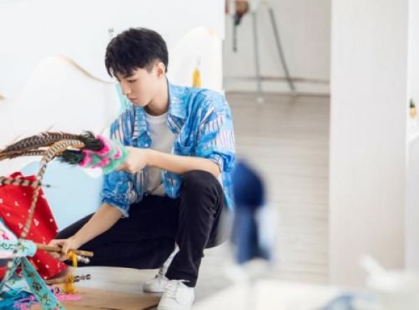 综艺明星吃面条 428afff141d34c9788cbfe4eeb40f03a.jpeg