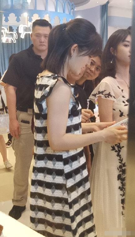 张杰实力护妻,为保护谢娜安全,自己的两位保