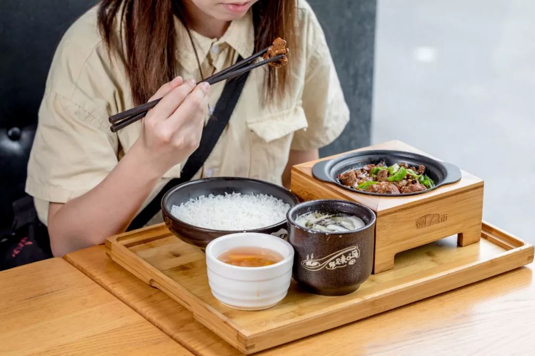 记得,工作再忙,也要按时吃饭哟.