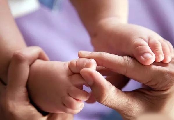                     90后宝妈每天给宝宝做4件事，消化好、长得快！生病不存在的