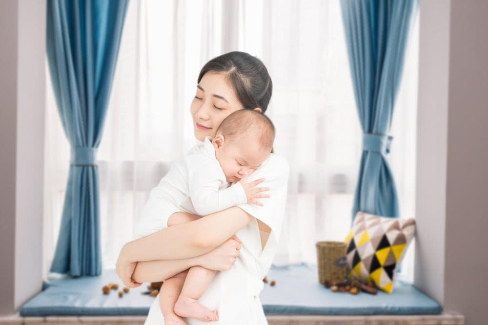                     新生儿出生不满100天，宝妈别对孩子做这4件事，早看早受益！