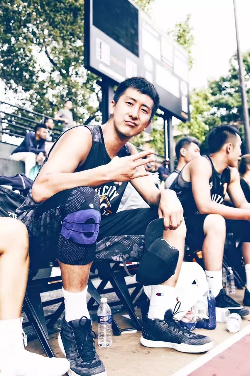 王璁毕业于北京大学,曾是北大男篮队长,现任cba解说员.