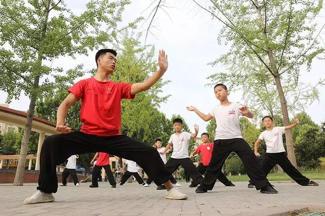 温县百余拳馆吸引学生习武健身!