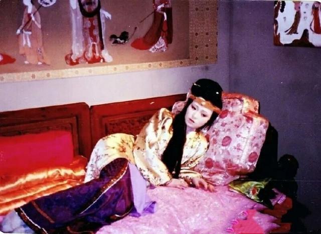 贾元春的死为何伏在七夕的故事里?脂砚斋给出了答案 贾元春的死为何伏在七夕的故事里?脂砚斋给出了答案