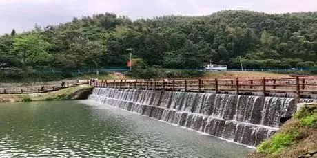 钜惠月亮湾玻璃天桥买一送一