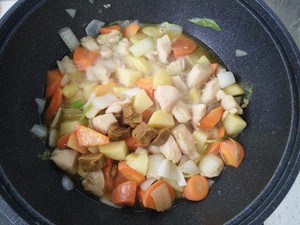 米饭搭配鸡肉 55659554512f426ebf92f6566a83cb32.jpeg