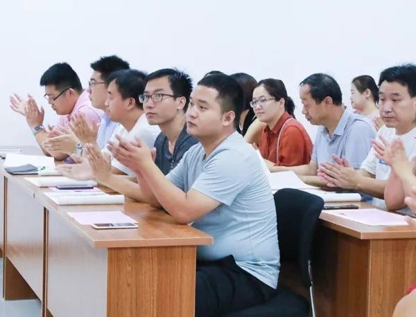 河北武邑中学举办2019年新教师岗前培训动员大会