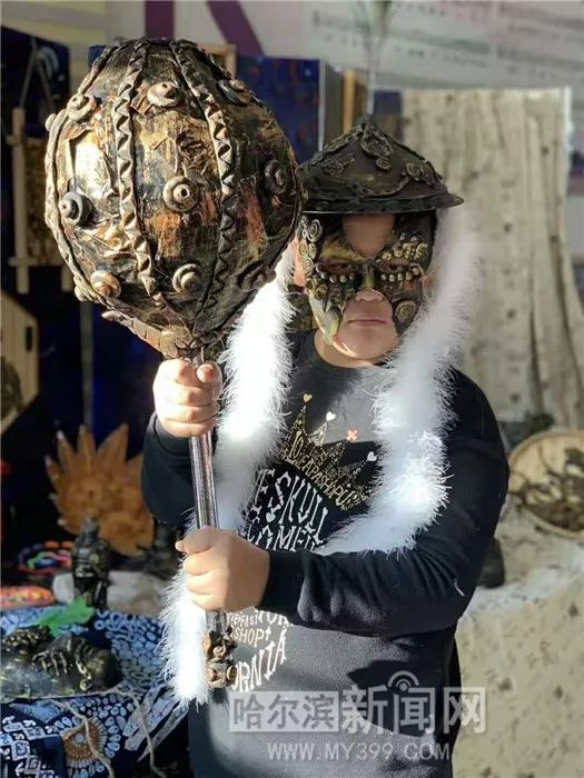 哈尔滨有个兵器厂能把垃圾变成青铜战刀盔甲盾牌