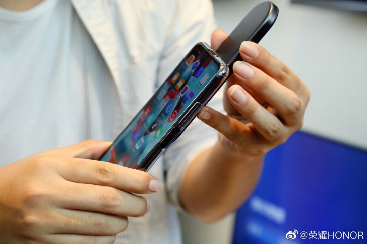 哪些手机支持无线投屏功能 8ab345aa611848d68792a227bb5b1301.jpeg