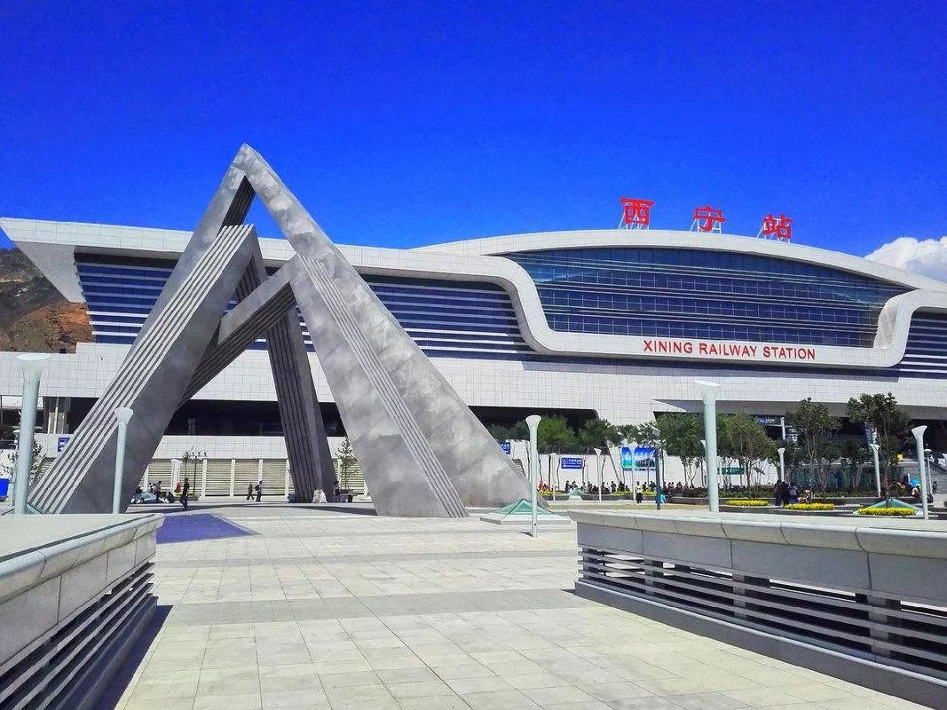 昨日西宁火车站大量旅客滞留_青海