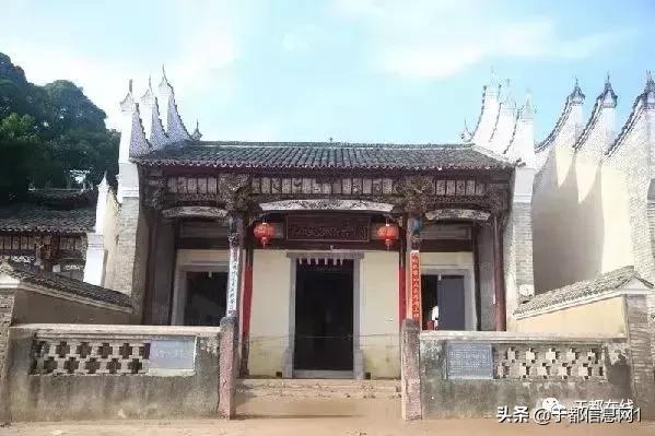 宽田乡桂龙大队祠堂下:在大片西北面坑尾小溪边.该村有个肖家祠,故名.