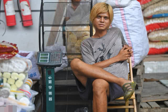 南宁罗志祥准备进娱乐圈,换衣服洗干净后,帅气胜过当红明星