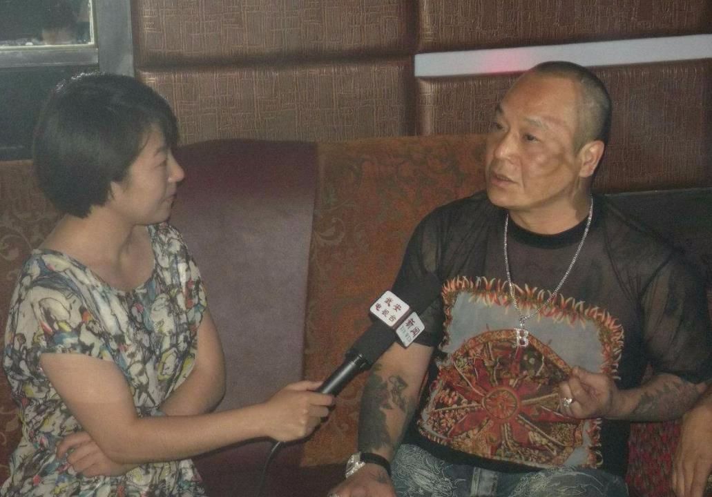 他是香港最真实的古惑仔,曾教王杰飙过车,如今65岁成这样_吴志雄