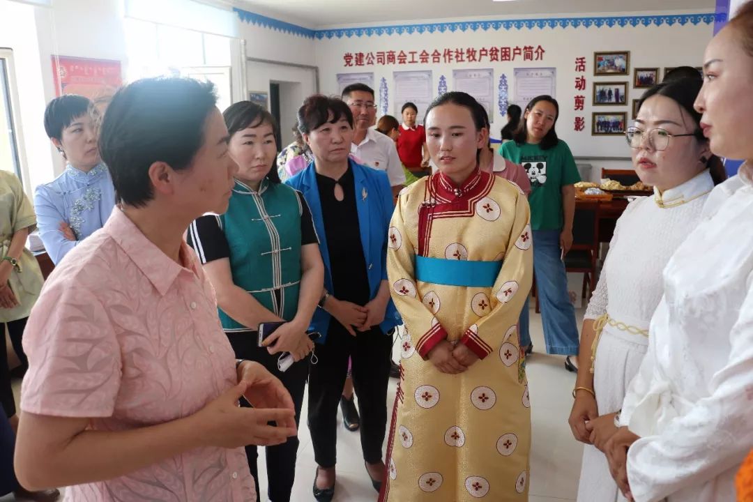自治区妇联主席胡达古拉一行到我旗调研指导工作