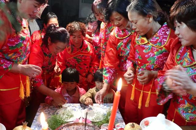 七月初一天门开 民俗专家认为,陇南乞巧风俗与秦人祖先祭祀崇拜活动有