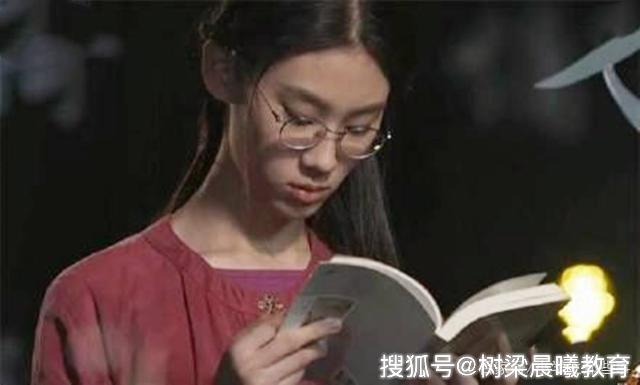 高考学霸武亦姝，擅长文科的她却弃文学理，只为日后好“生存”
                
                 