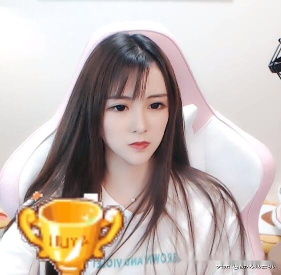 前斗鱼超级神豪帆爷退鱼后却活跃在虎牙 成为