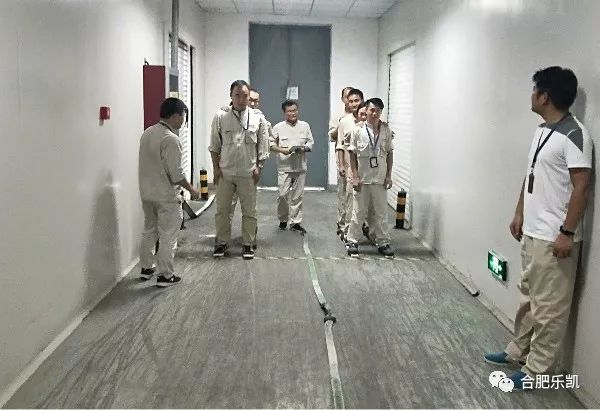 拔河什么成语_拔河比赛图片(3)