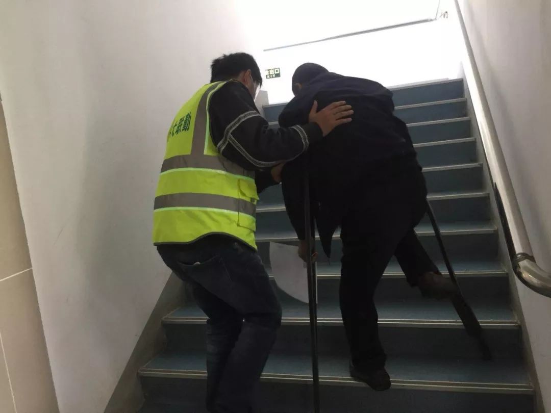 怎样才能变成巡查员 44289d3c6cf1454588b6877042b86aa5.jpeg