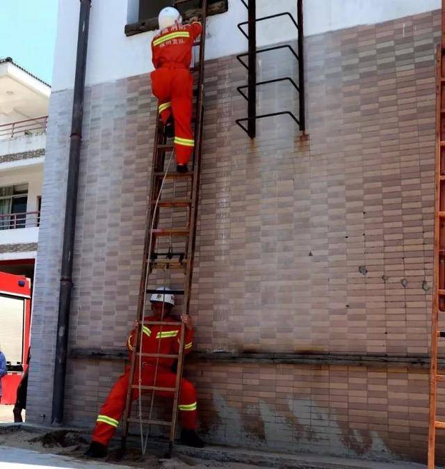 负重20斤拉梯60斤外温36福州90后消防员们挑战烧烤训练模式