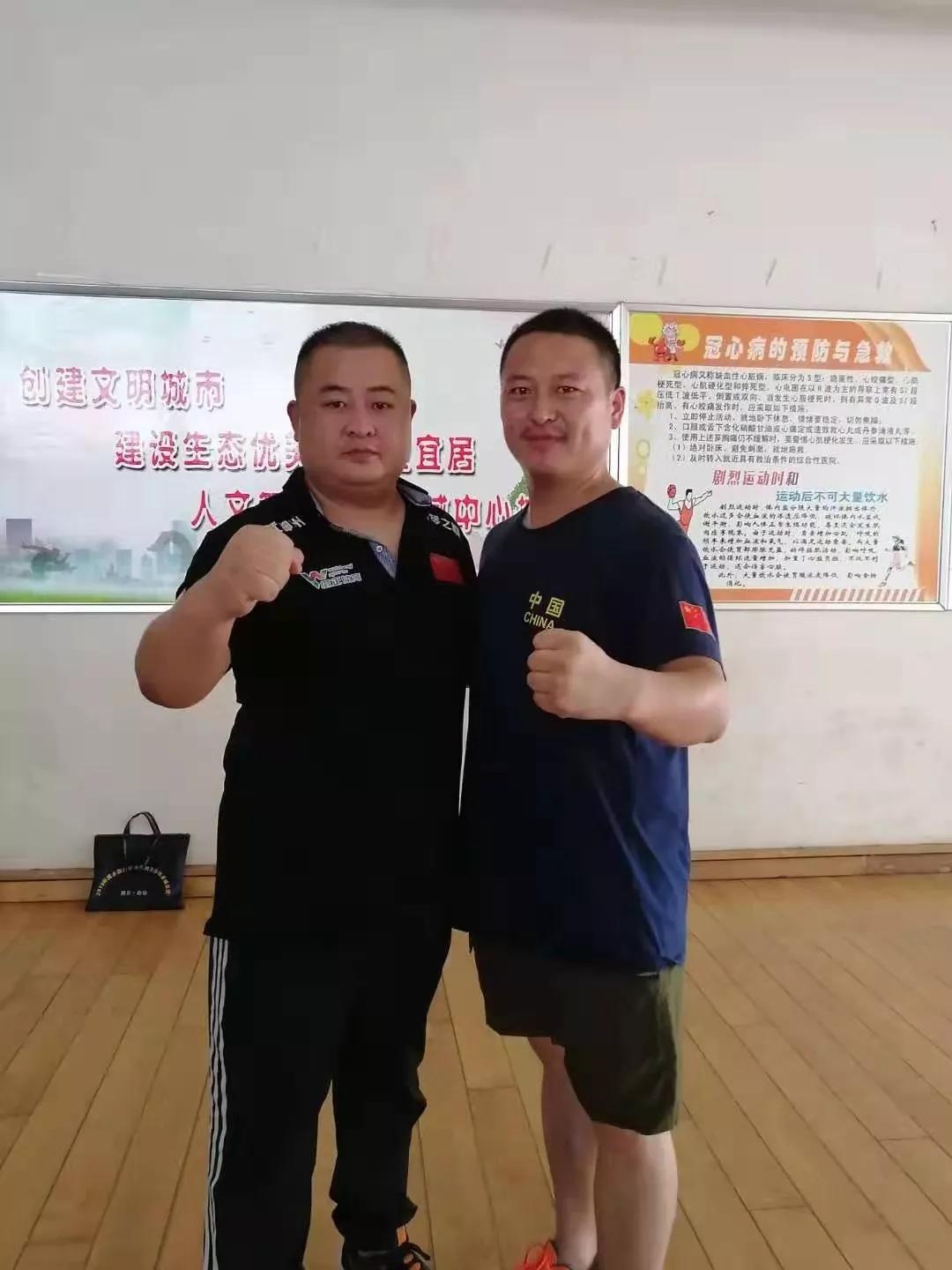 崇拜散打王柳海龙,拿过全国散打冠军,专访研武门馆主靳龙!