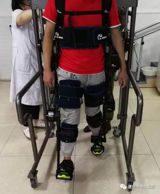 下肢康复训练也能开外挂可穿戴下肢外骨骼康复机器人了解一下