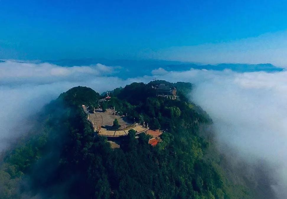 佛头山 近年来,平昌县围绕连片扶贫开发重点区域,成功打造佛头山等
