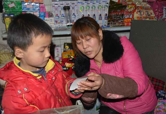                     8岁男孩查出肠癌，是因妈妈天天给孩子吃这早饭，家长们要注意了
