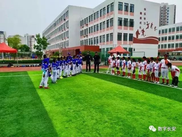 富力城黄河国际小学光照棒球队荣获全国青少年棒球锦标赛亚军