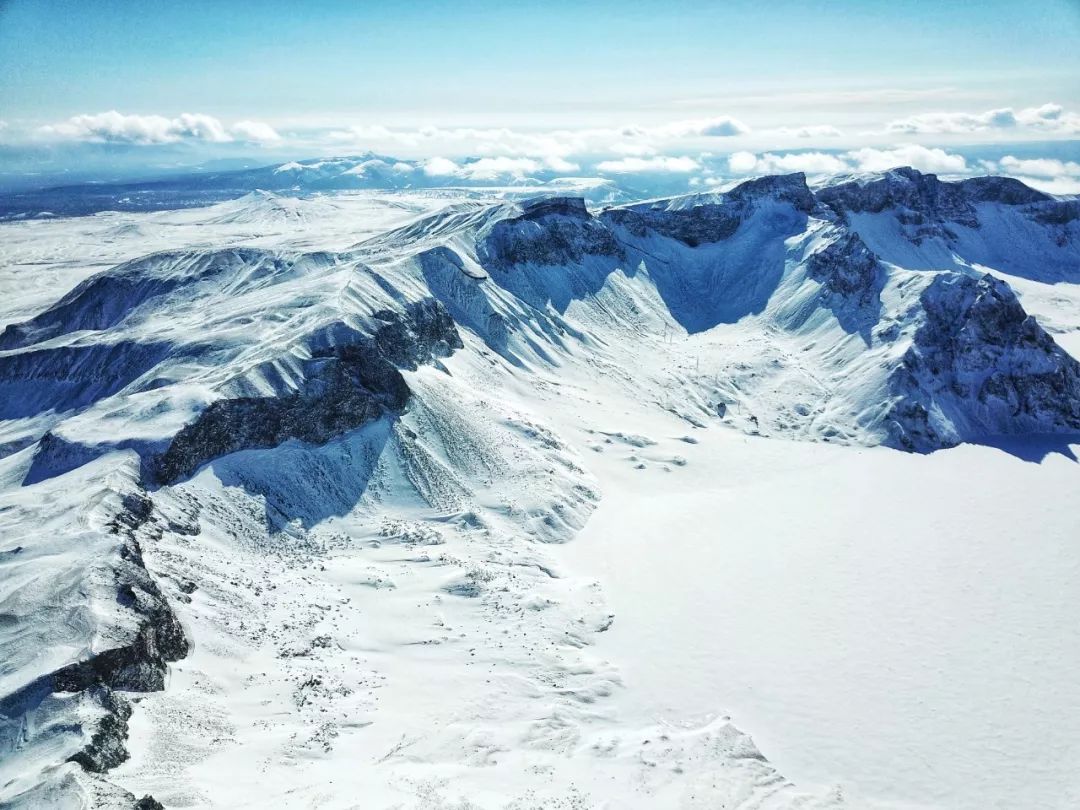 从山海经流传出来的遗世美景森林雪山湖泊温泉春夏秋冬都美到惊叹