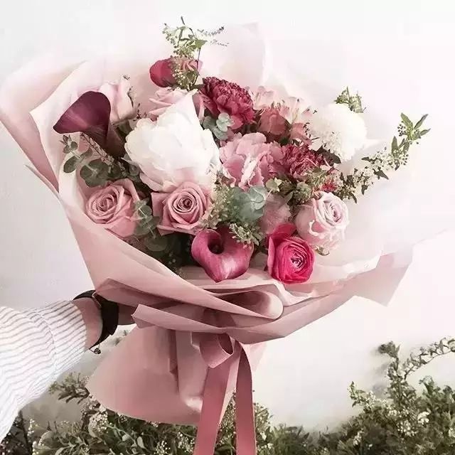 怎么养花束更久 d93fb3cf51a14129992e1308c9601a2a.jpeg