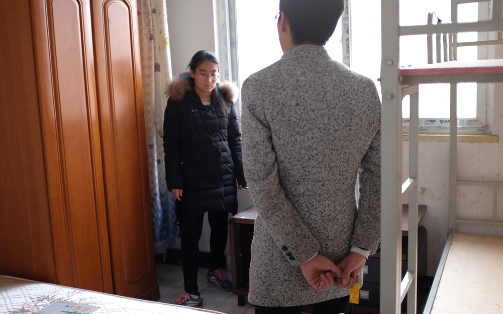 bsport体育女孩独自漂泊北京找出租房的全过程10平米房租金近三千(图2)