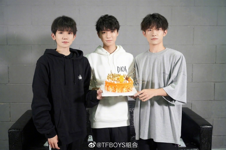 “TFBOYS特别六”!三小只出道6年王俊凯王源易烊千玺同框 88必发官网登入