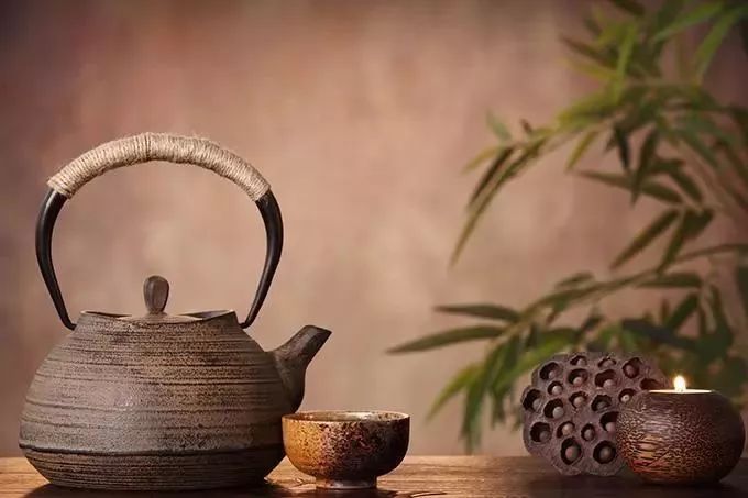 喝茶的人,在人群中一眼就看得出