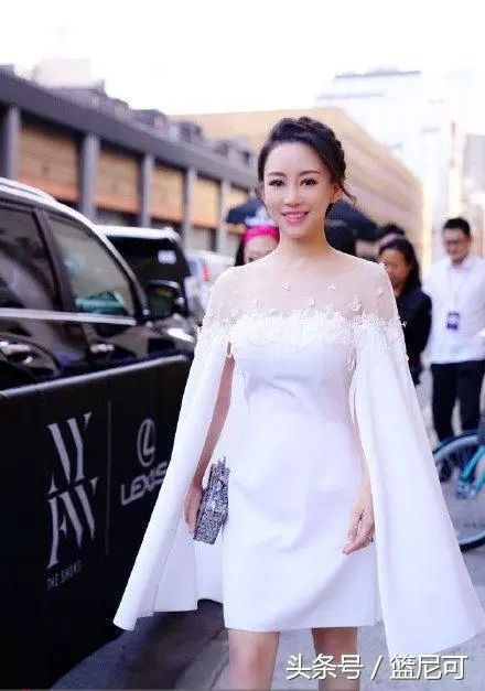 九球天后潘晓婷现身某活动现场网友她真的才36岁吗