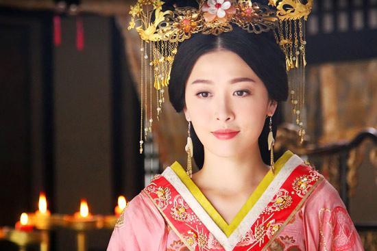 平阳公主是汉景帝刘启和皇后王娡的长女,是汉武帝刘彻的同母长姐.