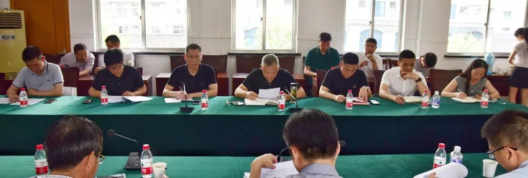 8月7日上午,市政府副秘书长张海星,市建设局副局长厉维军,及市教育局