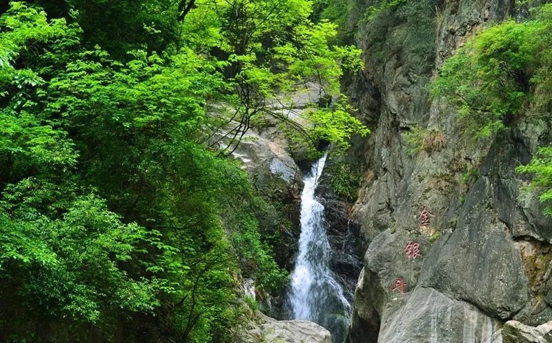 雨过天晴,汉中这些瀑布承包了整个夏天的清凉,即便是翻山越岭,也值得