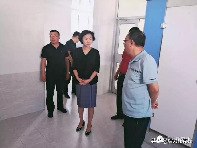 托克托县县委副书记政府县长李春燕调研中小学旱厕改造工作