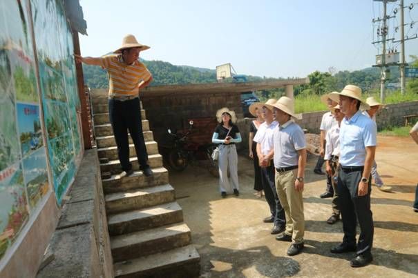 韦贤康带队到黄村镇调研旅游景点打造工作