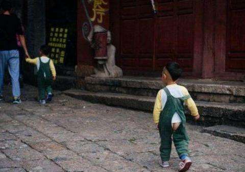                     又一例1岁女童染上性病，罪魁祸首还是“它”！父母长点心吧...