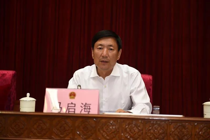 海洋采油厂党委书记冯启海代表采油厂党委,以《厚植