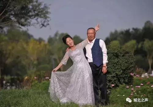 银婚婚纱照_婚纱照风格(2)