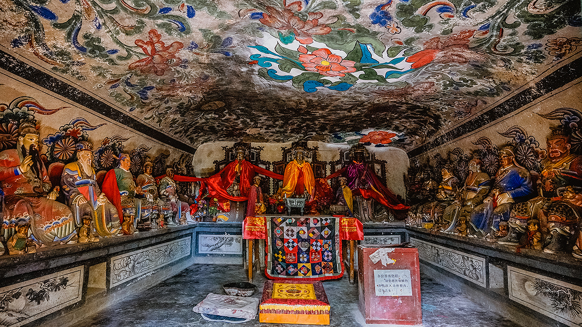 唐朝权利的游戏，马嵬驿兵变太子杀杨贵妃后，来到崆峒龙隐寺居住