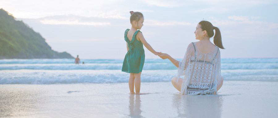                     原创            海边带娃去避暑，这些知识你知道吗？小心给孩子惹上大麻烦