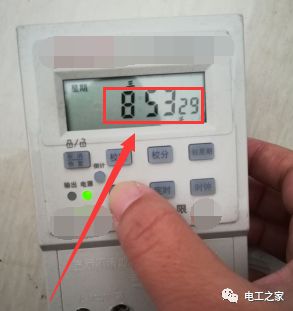 时控开关怎么调控制时间?