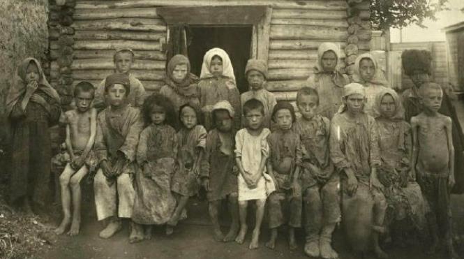 老照片:1921年苏联大饥荒,为生存吃的不敢想象