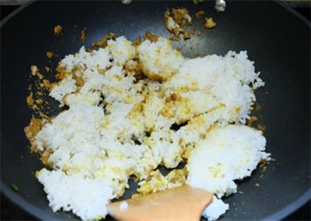 怎么做蛋炒饭适合小学生 7d68d25a020941d7a5a56a02258e4ce2.jpeg