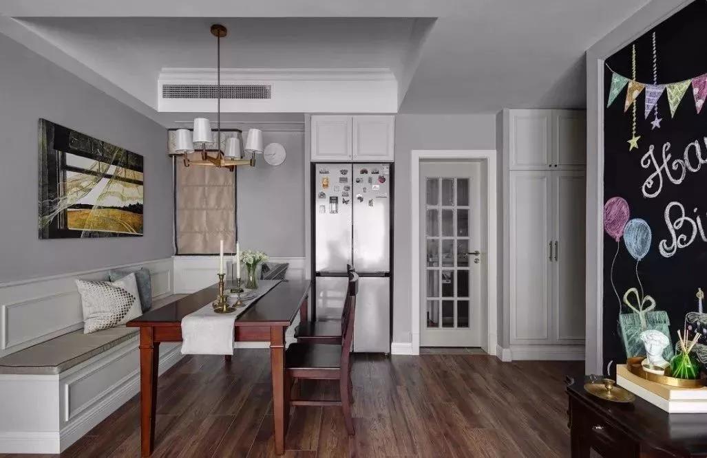 冰箱嵌入餐边柜设计，如今正流行，美观实用还省空间!